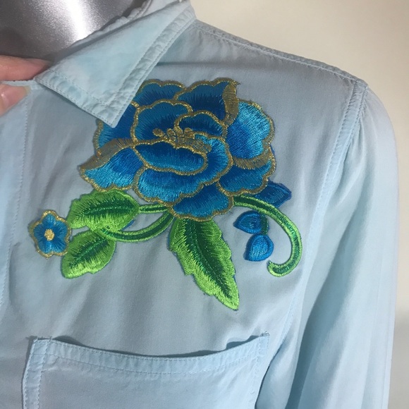 Velvet Heart Women’s Medium Blue Button Front Tunic Top Roll Tab Sleeves - Picture 3 of 16